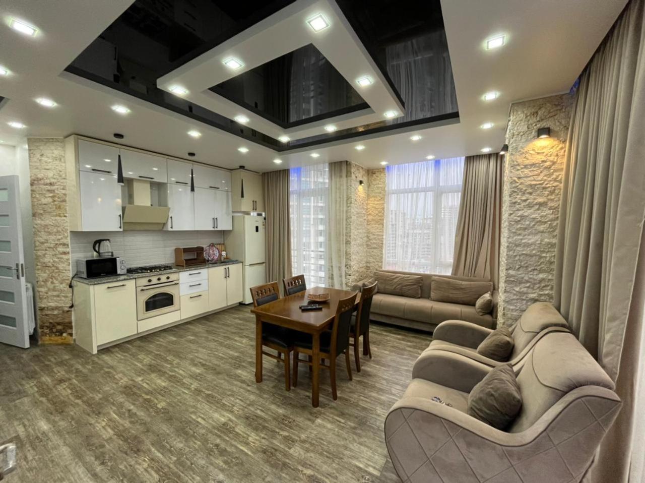 Apartament Delux Sea View باتومي الغرفة الصورة